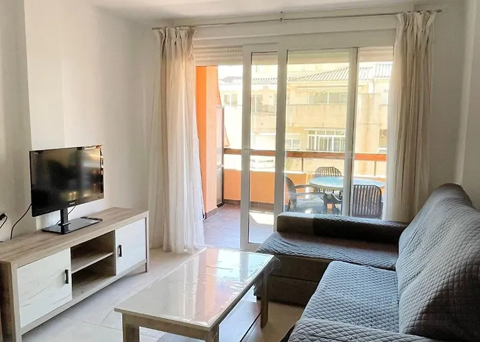 Amplio Apartamento En Torremolinos By Bebalmy